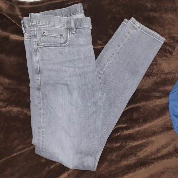 Three Pair of men’s skinny jeans, all 32-32